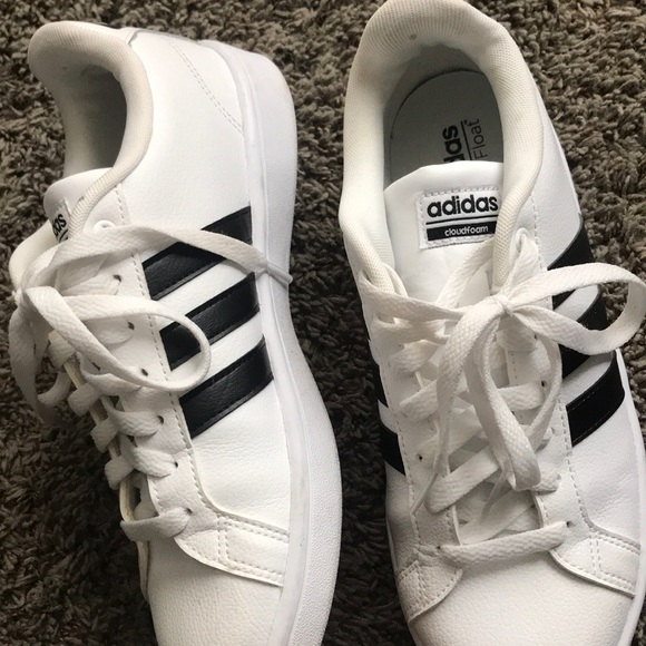 ADIDAS women’s superstar - Picture 3 of 6